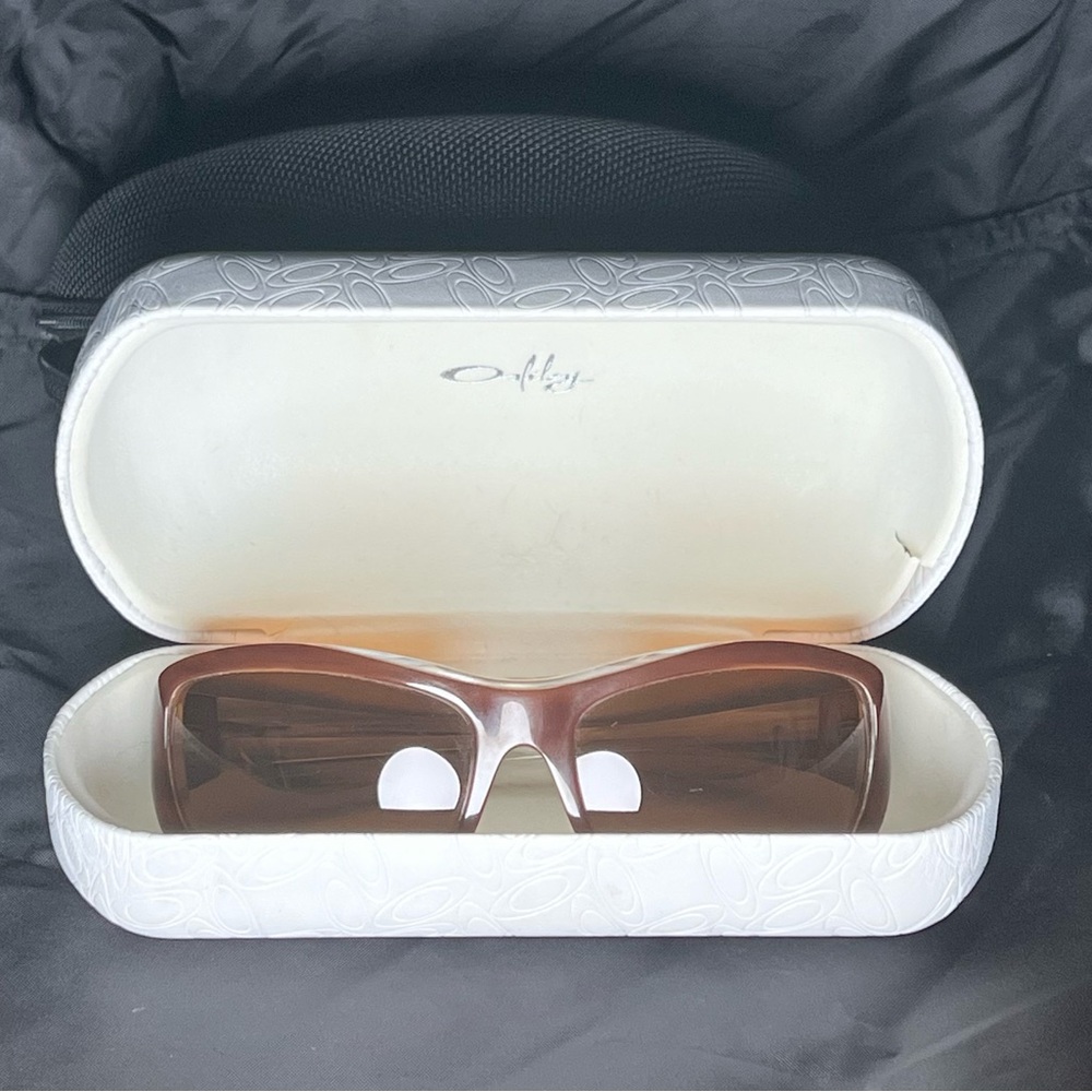 Oakley Disobey Tortoise Green  Sunglasses with White Case